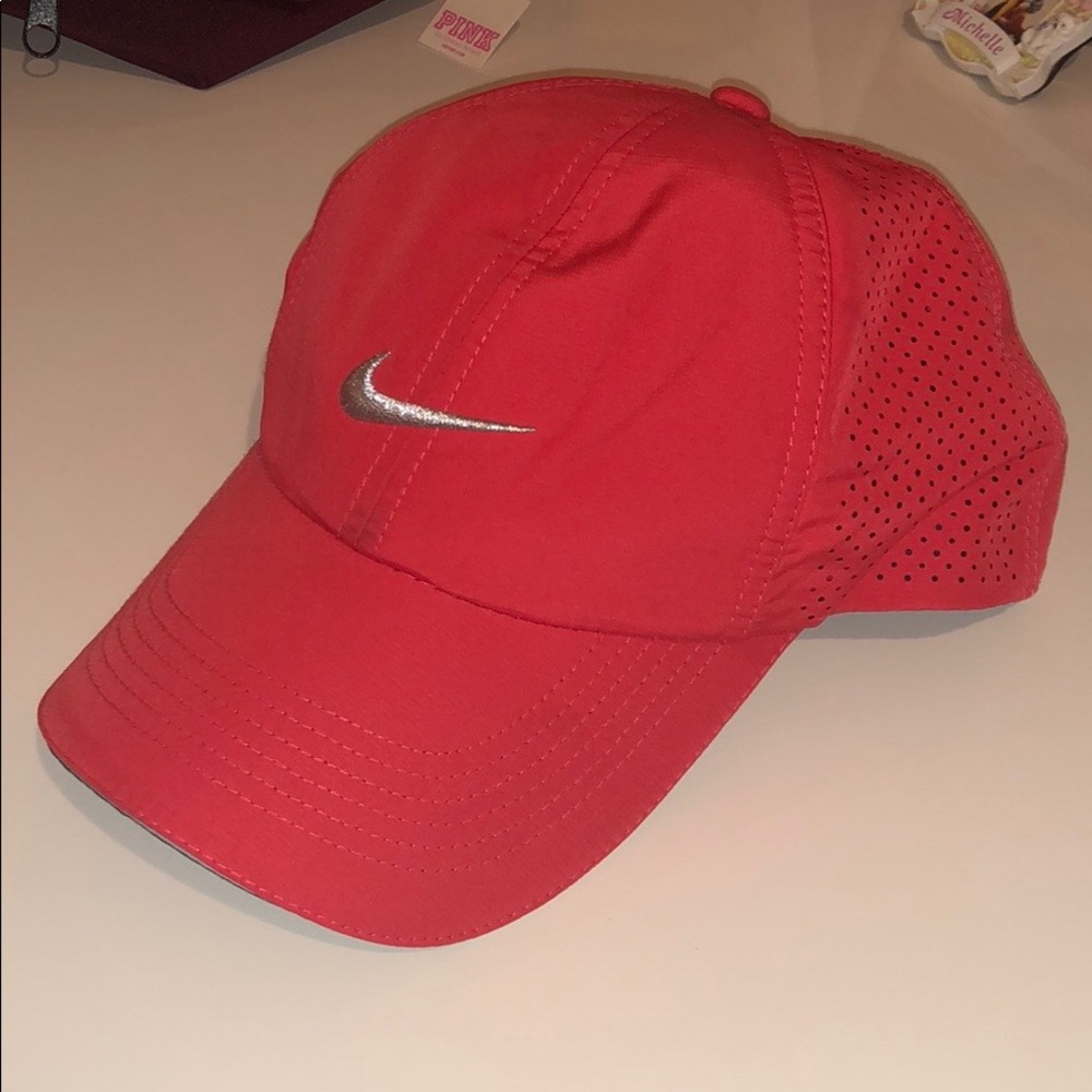 Nike Featherlight Cap 🧢